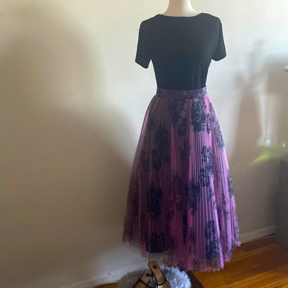 “Philosophy “ Di Lorenzo Serafini , floral, pleated, midi skirt.